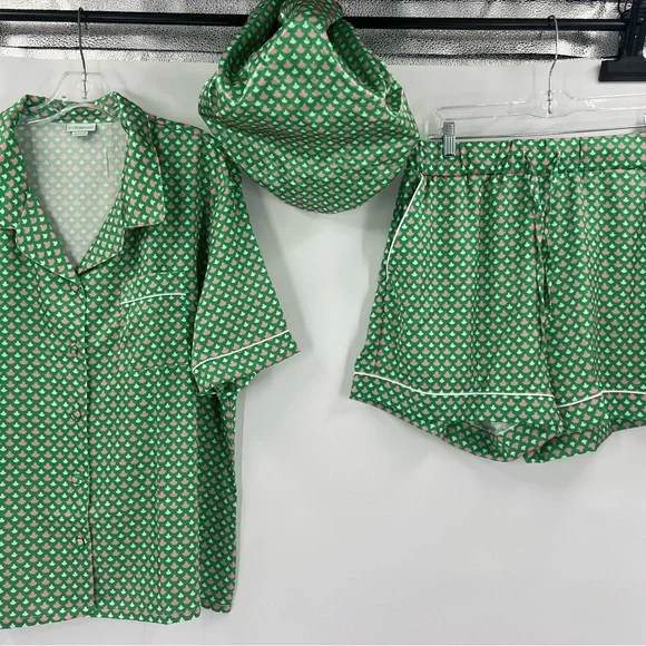 Ivy storehouse pajama set with satin hat size medium new with packaging - Picture 10 of 16